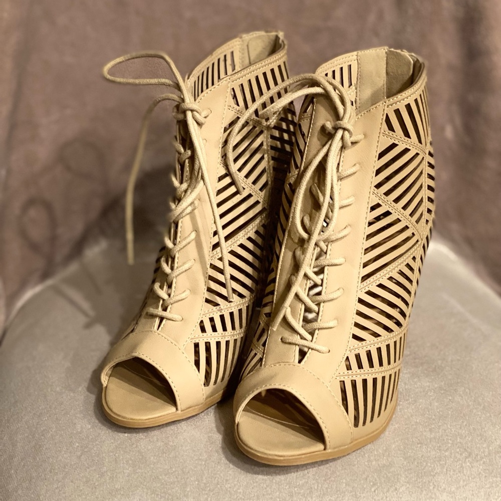 New Shekh Tan Opened Toe Booties